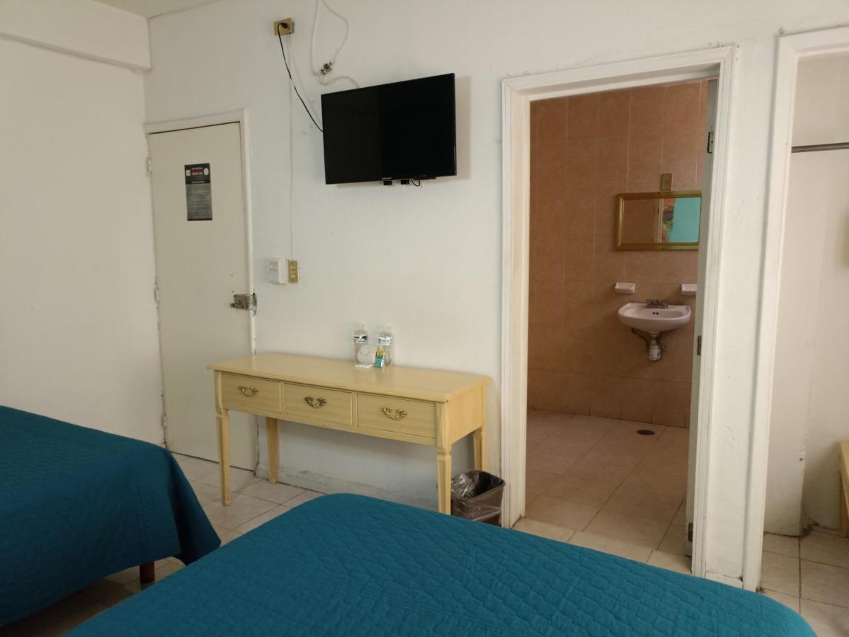 Hotel San Carlos Ирапуато Екстериор снимка