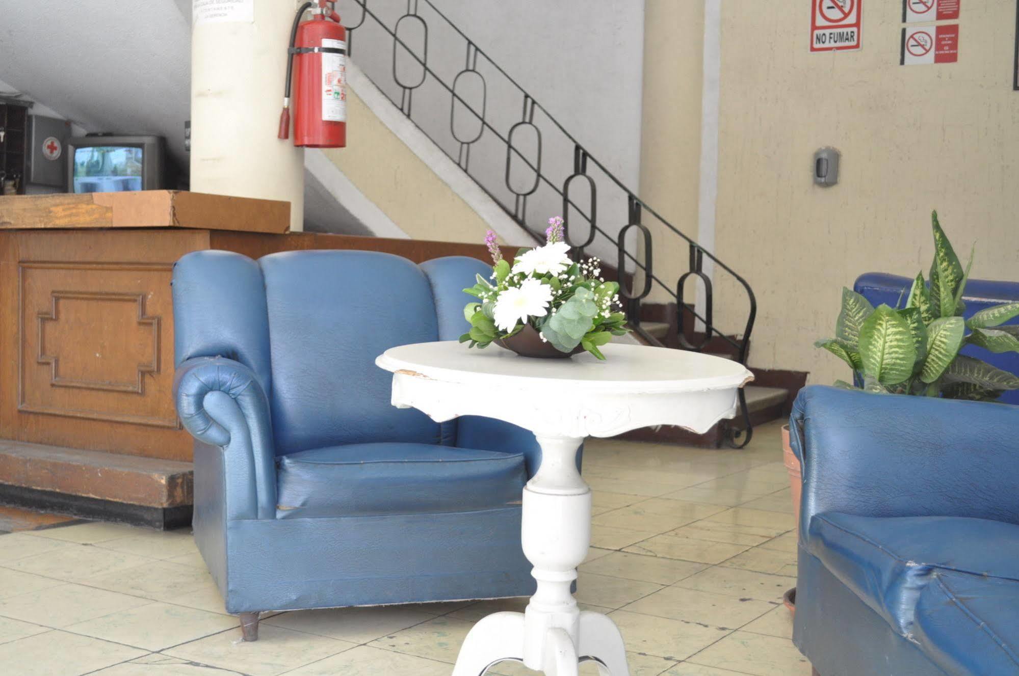 Hotel San Carlos Ирапуато Екстериор снимка